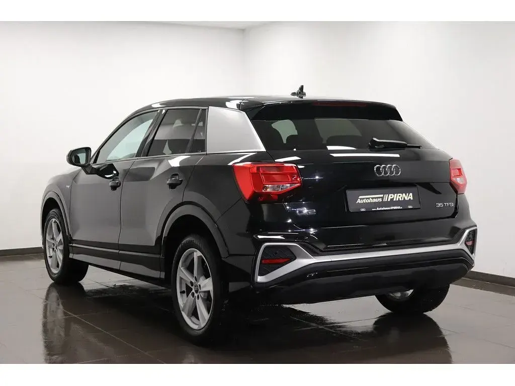 Używany Audi Q2 S-Line 150 KM (110 kW) 2025 Czarny SUV