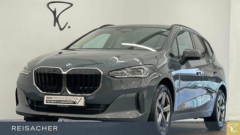 Gebraucht BMW 220 Active Tourer 156 PS (114 kW) 2025 Grau Van / Kleinbus