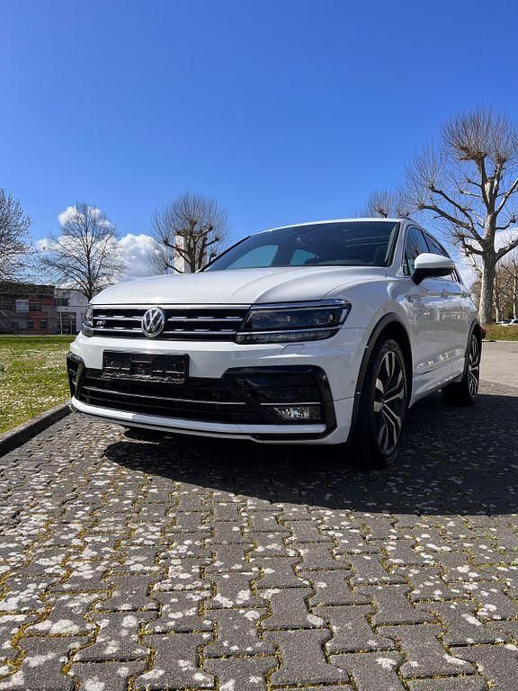 Weiß Gebraucht 2017 VW Tiguan Highline SUV | 19.900 € (Superpreis) - Bild 1/4