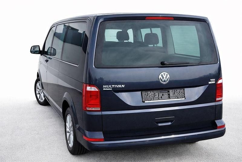 Gebraucht VW Multivan Trendline 150 PS (110 kW) 2015 Blau Van / Kleinbus