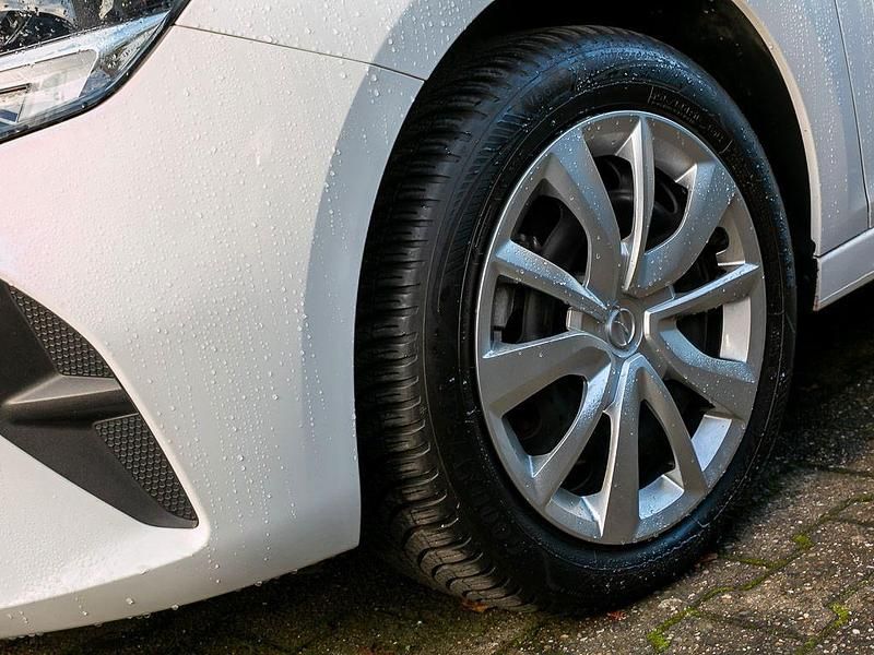 Gebraucht Opel Corsa-e Edition 100 kW (136 PS) 2022 Weiß Kleinwagen