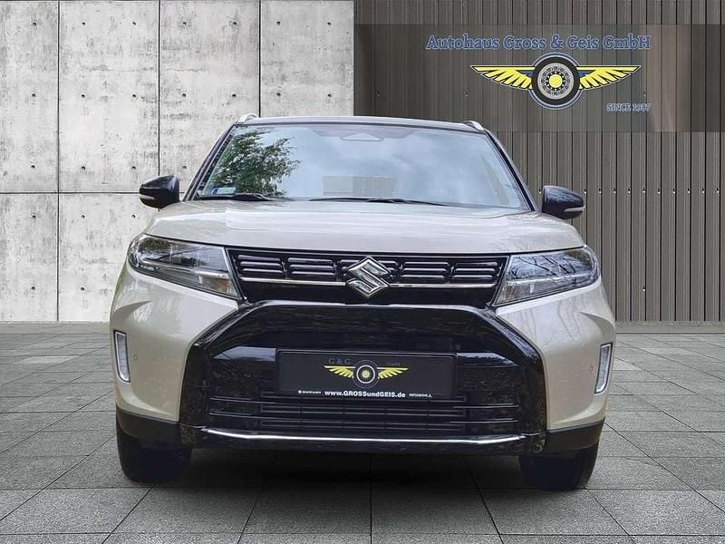 Savannah beige cosmic black Neu 2025 Suzuki Vitara Comfort+ SUV | 28.900 € (Fairer Preis) - Bild 1/4