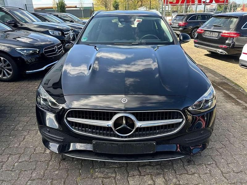 Gebraucht Mercedes C300e Avantgarde 313 PS (230 kW) 2023 Other Kombi