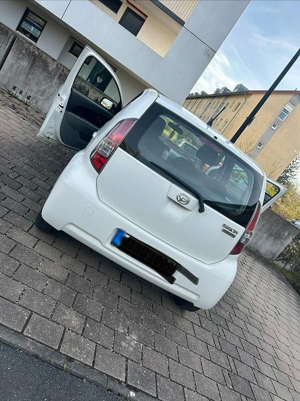 Gebraucht Daihatsu Sirion 70 PS (51 kW) 2007 Weiß Kleinwagen