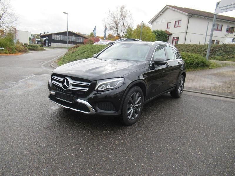 Schwarz Gebraucht 2018 Mercedes GLC220 SUV | 29.990 € (Fairer Preis) - Bild 1/4