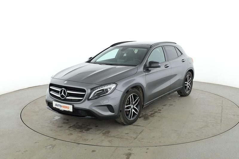 Usata Mercedes GLA200 Urban 156 CV (114 kW) 2016 Grigio SUV