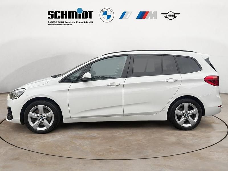 Gebraucht BMW 220 Gran Tourer Sport Line 178 PS (130 kW) 2021 Alpinweiß Van / Kleinbus
