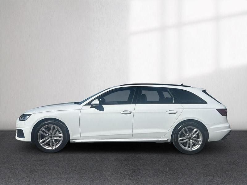 Second-hand Audi A4 Advanced 204 CP (150 kW) 2023 Alb Break