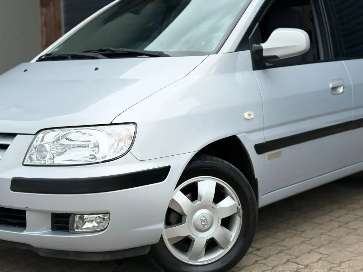 Gebraucht Hyundai Matrix Edition+ 103 PS (75 kW) 2004 Silber Van / Kleinbus