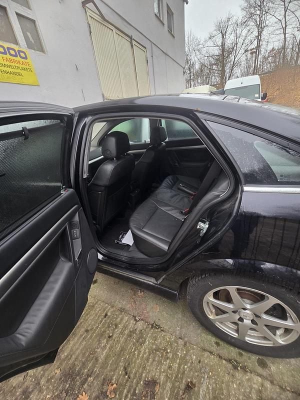 Schwarz Gebraucht 2004 Opel Vectra GTS Limousine | 2.500 € (Fairer Preis) - Bild 1/4