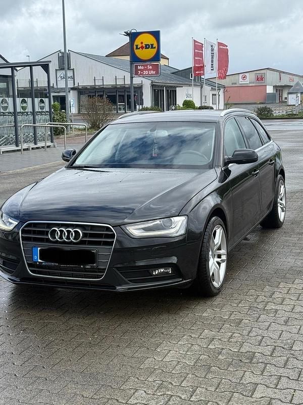 Second-hand Audi A4 143 CP (105 kW) 2012 Negru Break