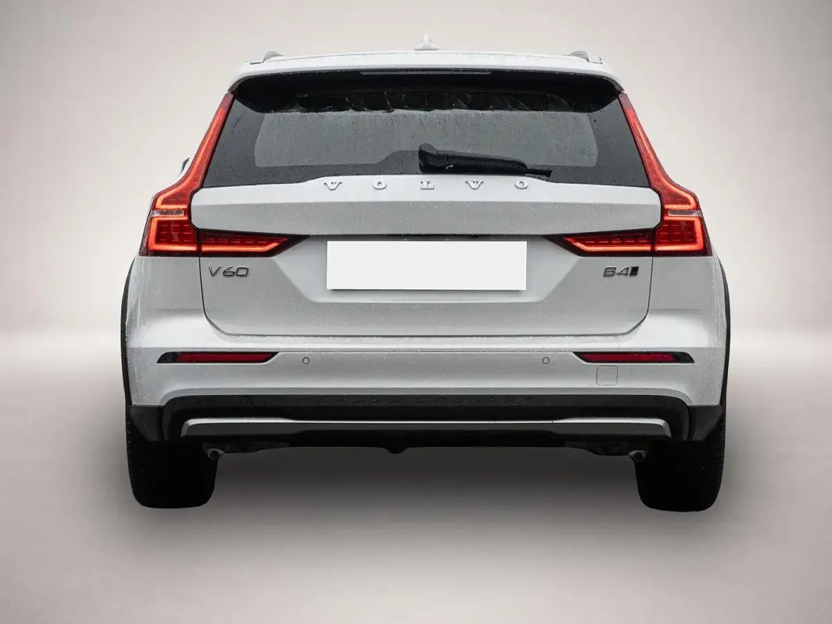 Gebraucht Volvo V60 CC Plus 197 PS (144 kW) 2023 Manufacturer Kombi