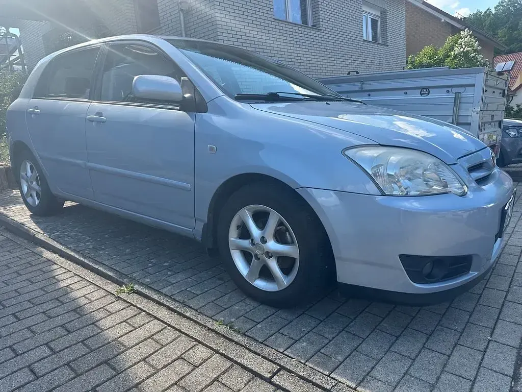 Gebraucht Toyota Corolla 110 PS (80 kW) 2004 Blau Limousine