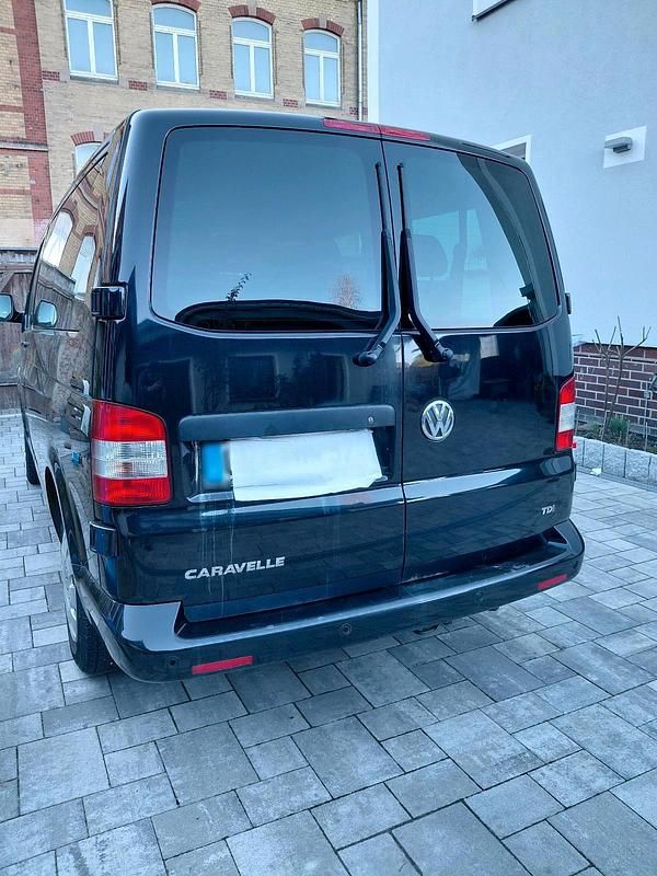 Gebraucht VW Caravelle 140 PS (102 kW) 2012 Schwarz Van / Kleinbus