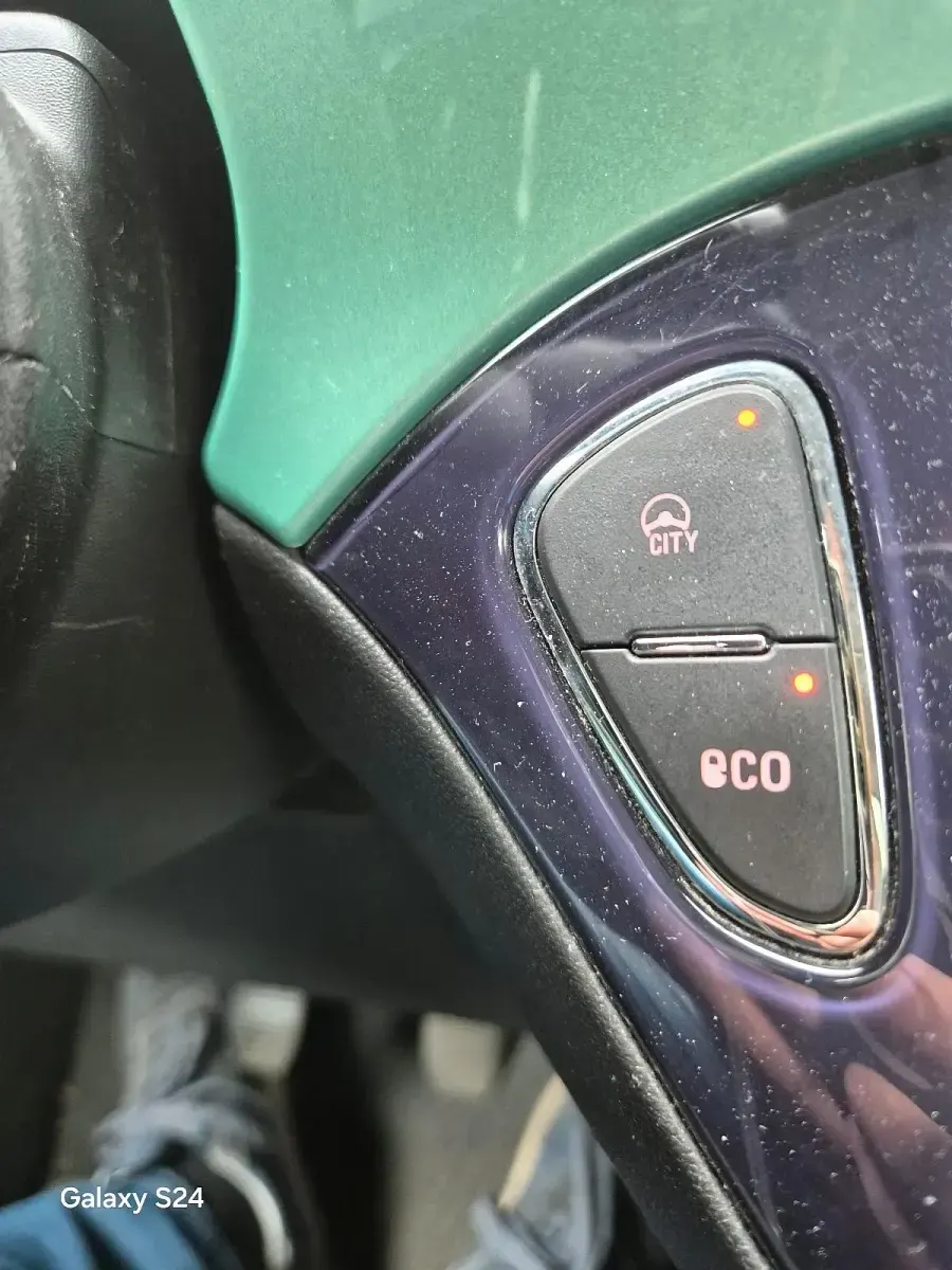 Gebraucht Opel Adam 75 PS (55 kW) 2013 Schwarz Kleinwagen