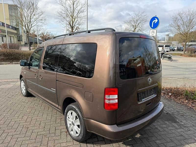 Gebraucht VW Caddy Maxi 140 PS (102 kW) 2014 Braun Van / Kleinbus