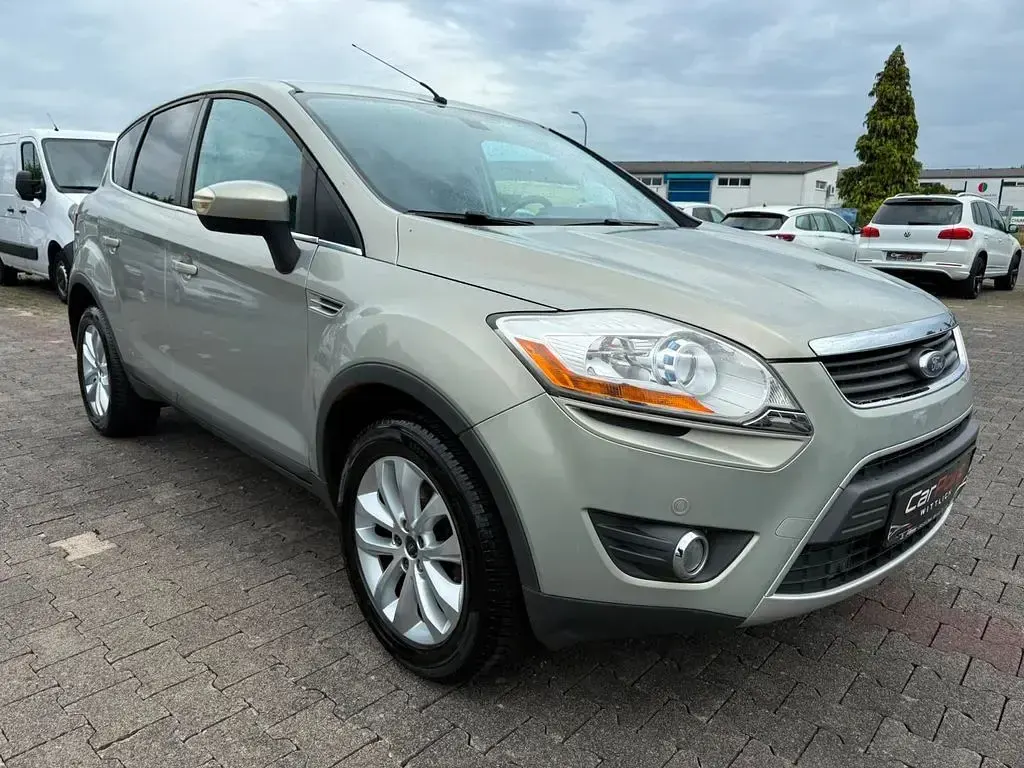 Gebraucht Ford Kuga Titanium 136 PS (100 kW) 2009 Gold SUV