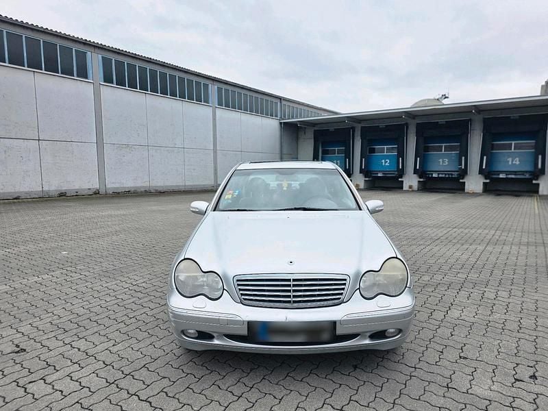 Gebraucht Mercedes C220 143 PS (105 kW) 2001 Silber Limousine