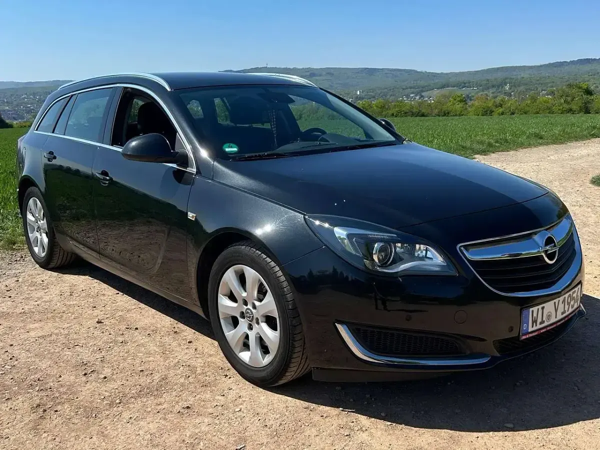 Gebraucht Opel Insignia 140 PS (102 kW) 2015 Schwarz Kombi