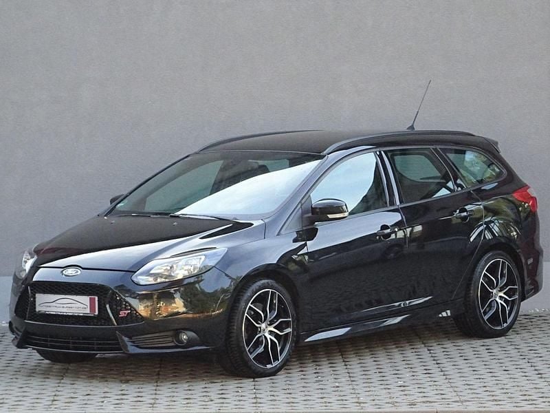 Schwarz Gebraucht 2014 Ford Focus Sport Kombi | 8.000 € (Guter Preis) - Bild 1/3
