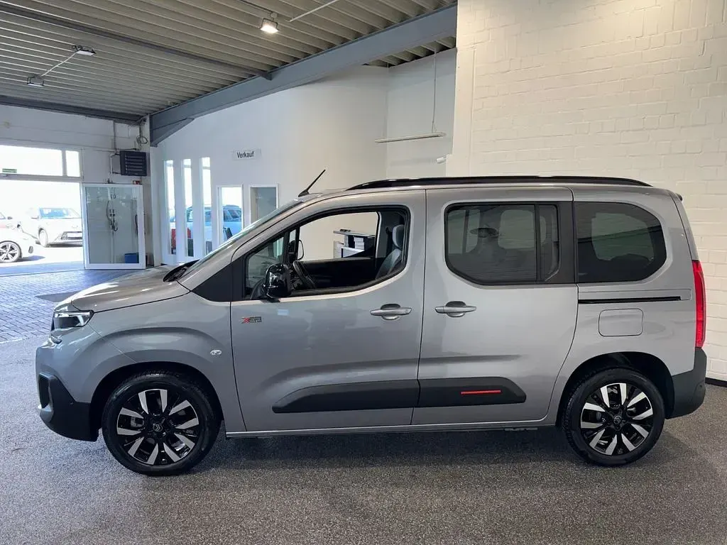 Gebraucht Citroën Berlingo XTR 131 PS (96 kW) 2025 Grau Van / Kleinbus