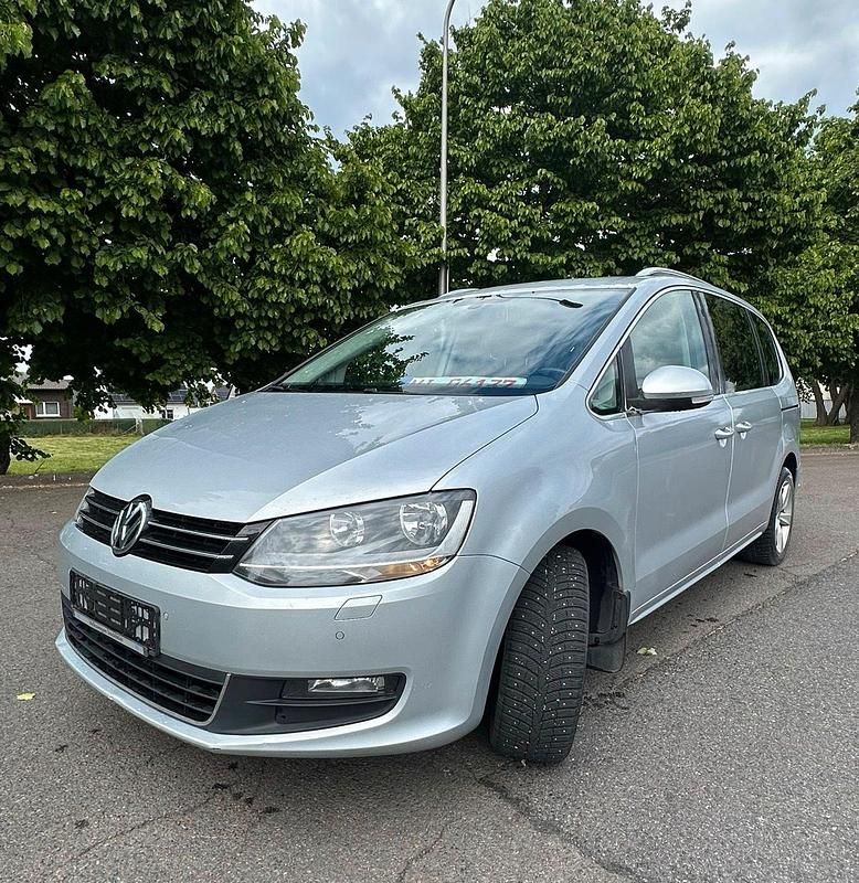 Silber Gebraucht 2011 VW Sharan Van / Kleinbus | 10.999 € (Fairer Preis) - Bild 1/4