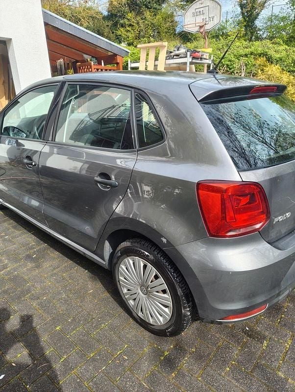 Gebraucht VW Polo Trendline 60 PS (44 kW) 2014 Grau Kleinwagen