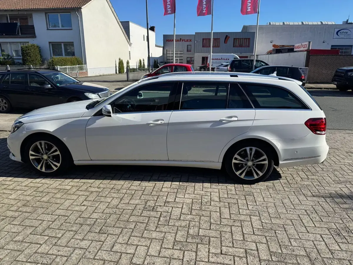 Gebraucht Mercedes E250 204 PS (150 kW) 2015 Weiß Limousine