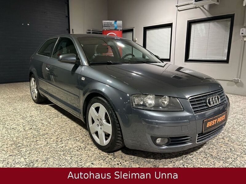 Grau Gebraucht 2004 Audi A3 Ambition Limousine | 2.490 € (Etwas zu teuer) - Bild 1/4