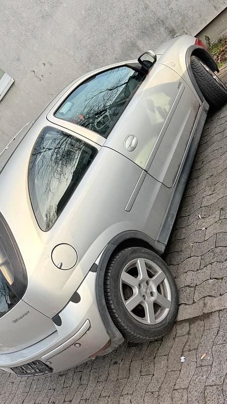 Gebraucht Opel Corsa 80 PS (58 kW) 2005 Silber Kleinwagen