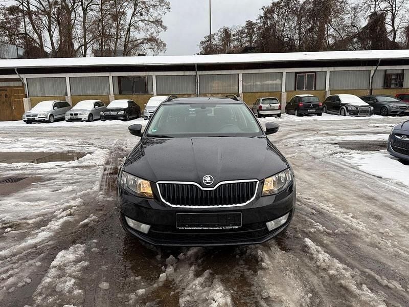 Schwarz Gebraucht 2015 Skoda Octavia Kombi | 6.200 € (Guter Preis) - Bild 1/4