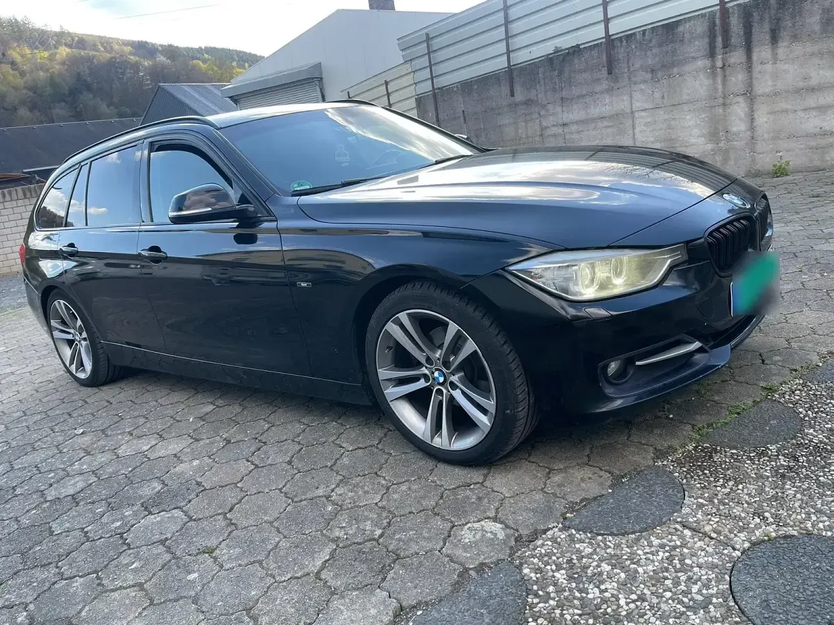 Gebraucht BMW 318 M Sport 150 PS (110 kW) 2014 Schwarz Kombi