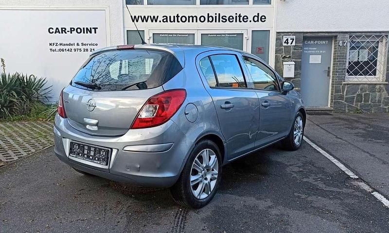 Gebraucht Opel Corsa Edition 80 PS (58 kW) 2008 Lichtsilber Limousine