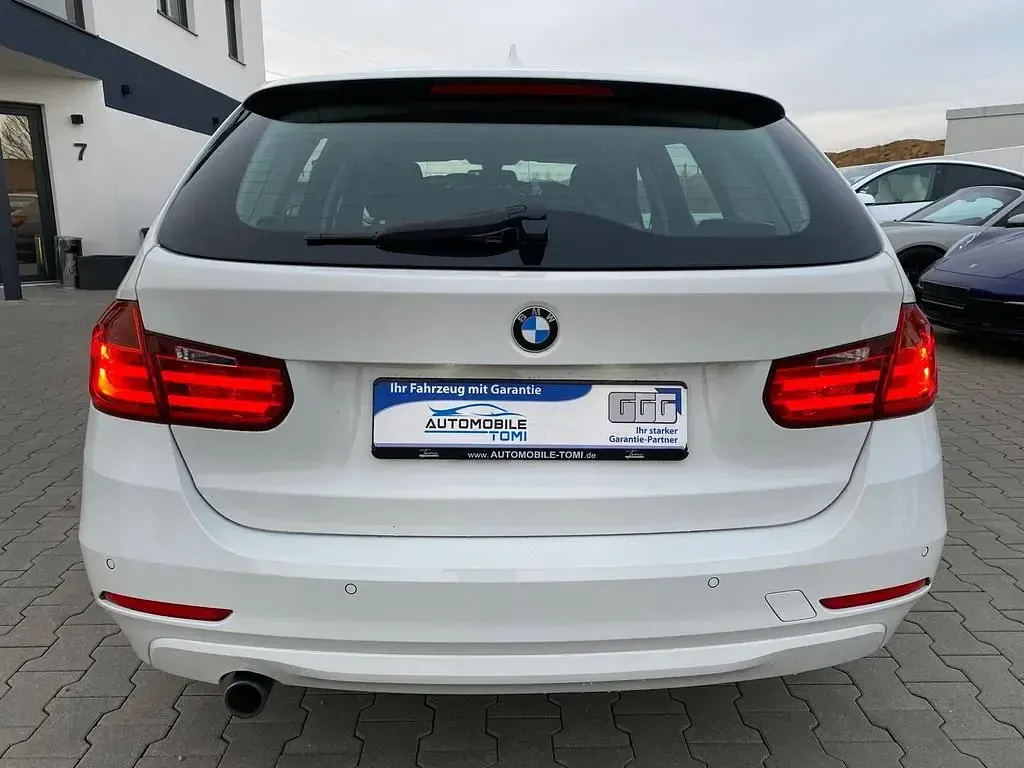 Gebraucht BMW 320 184 PS (135 kW) 2015 Weiß Limousine