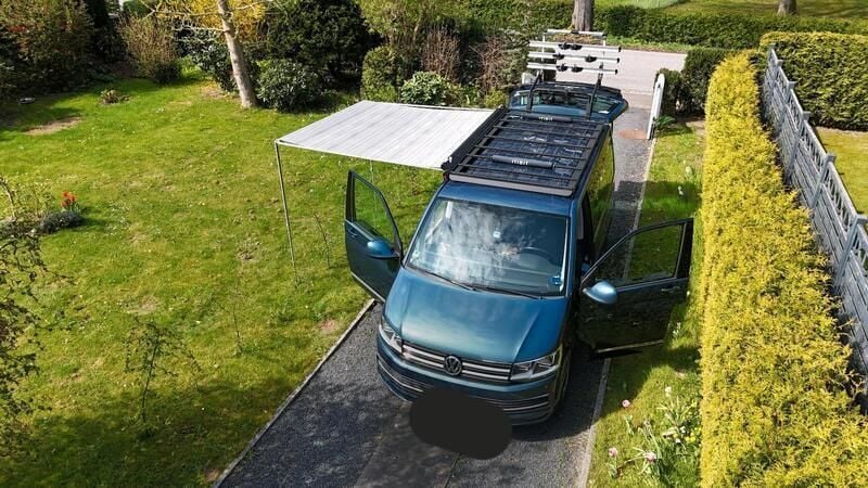 Grün Gebraucht 2016 VW T6 Van | 27.900 € (Etwas zu teuer) - Bild 1/4