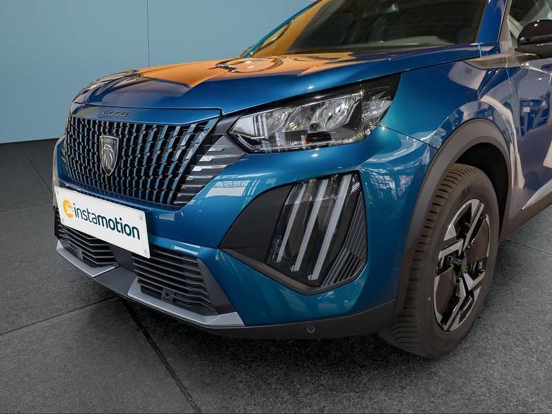 Blau Neu 2025 Peugeot 2008 SUV | 31.799 € - Bild 1/4