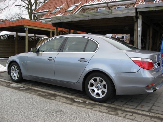 Gebraucht BMW 530 218 PS (160 kW) 2004 Silber metallic Limousine