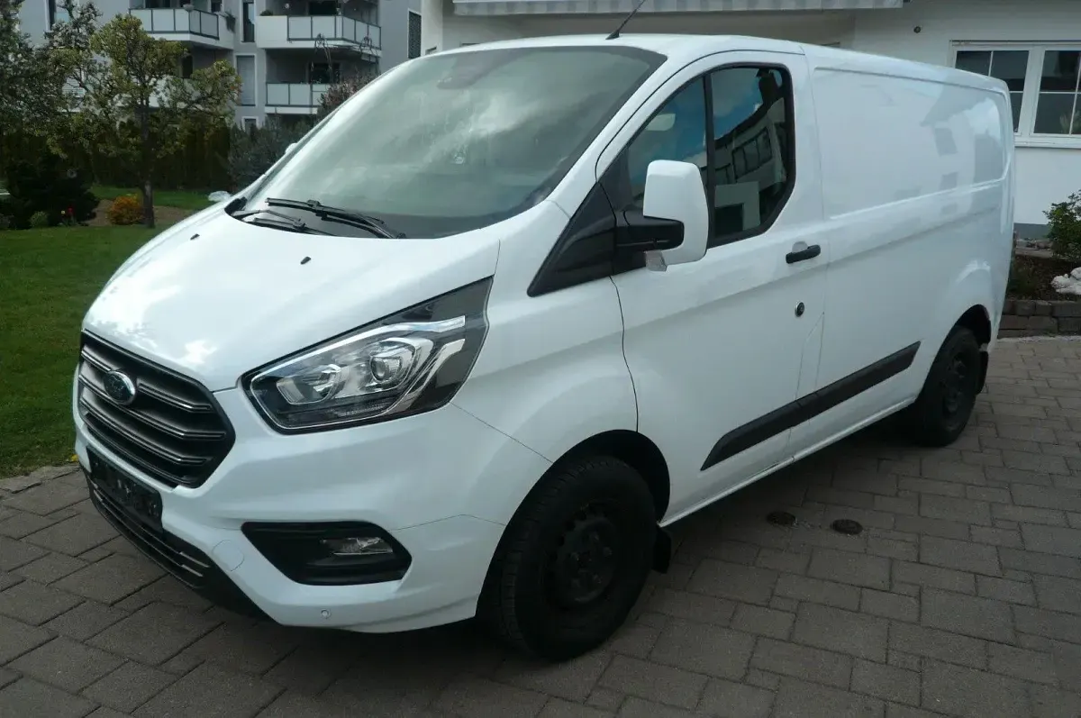Gebraucht Ford Transit Custom Trend 131 PS (96 kW) 2019 Weiß Van / Kleinbus