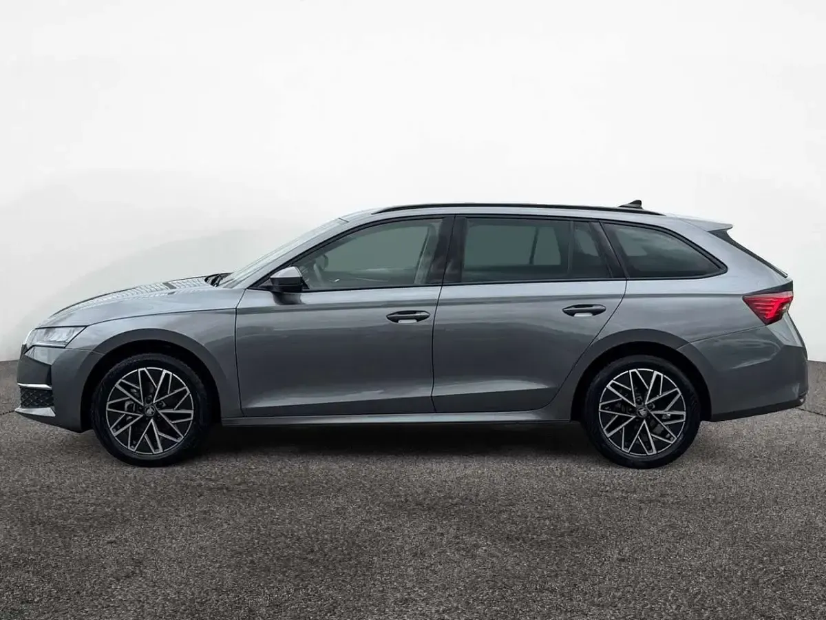 Gebraucht Skoda Octavia Selection 150 PS (110 kW) 2025 Graphitegrau Kombi