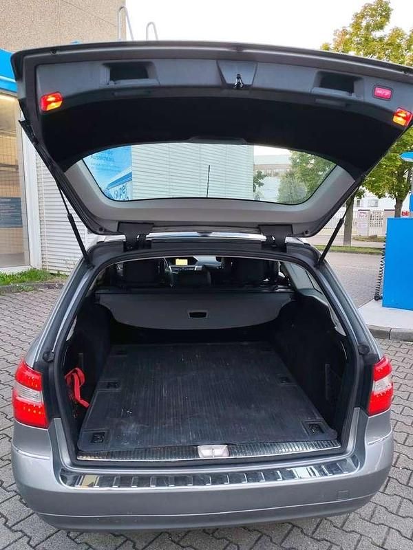 Gebraucht Mercedes E200 Elegance 136 PS (100 kW) 2012 Silber Kombi