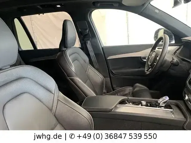 Gebraucht Volvo XC90 Ultimate 235 PS (172 kW) 2024 Onyx black (metallic) SUV