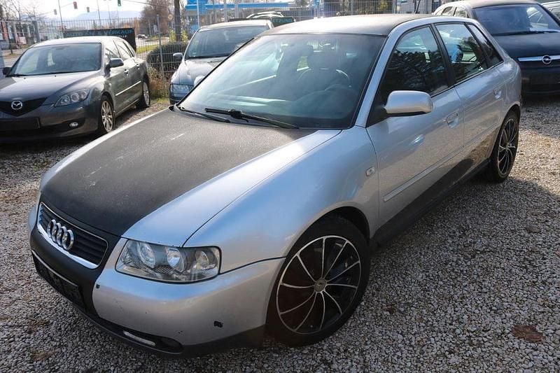 Silber Gebraucht 2002 Audi A3 Ambition Limousine | 990 € (Guter Preis) - Bild 1/4