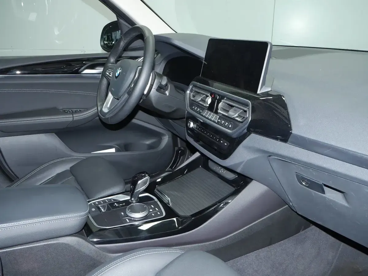 Używany BMW X3 Efficient Dynamics 286 KM (210 kW) 2024 Czarny SUV