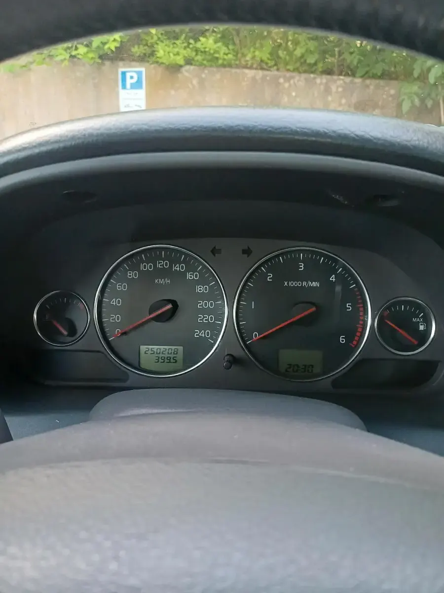 Gebraucht Volvo V40 118 PS (86 kW) 2004 Schwarz Kombi