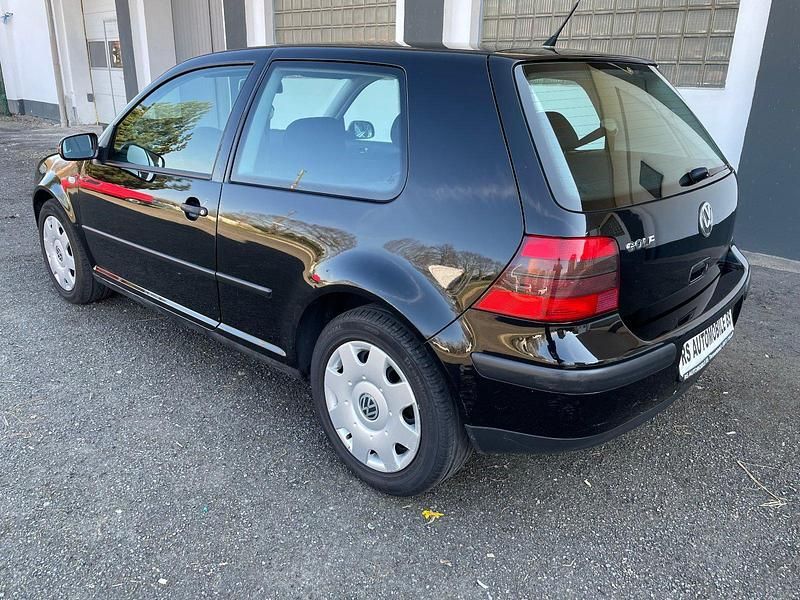 Gebraucht VW Golf IV 75 PS (55 kW) 2001 Schwarz Limousine