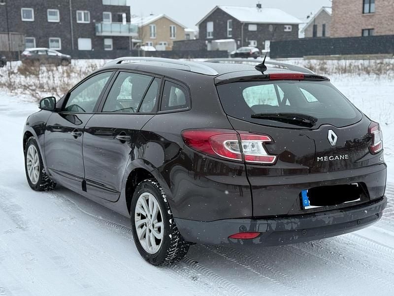 Gebraucht Renault Mégane GrandTour Dynamique 110 PS (80 kW) 2014 Braun Kombi