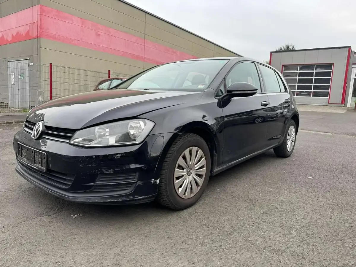 Second-hand VW Golf VII Trendline 86 CP (63 kW) 2012 Negru Hatchback