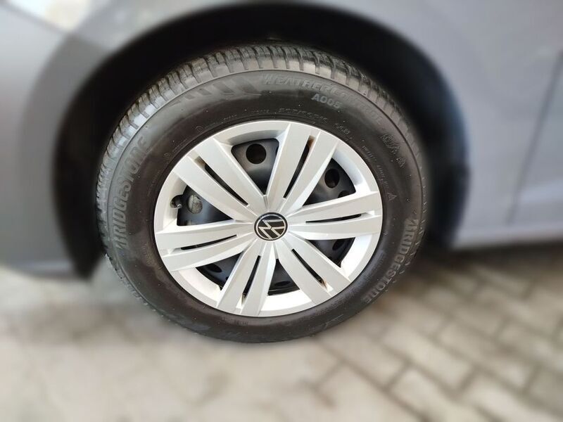 Gebraucht VW Caddy Basis 114 PS (83 kW) 2022 Grau Van / Kleinbus