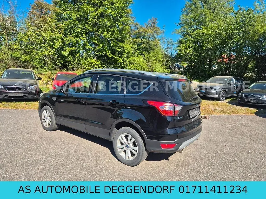 Gebraucht Ford Kuga Trend 150 PS (110 kW) 2019 Schwarz SUV