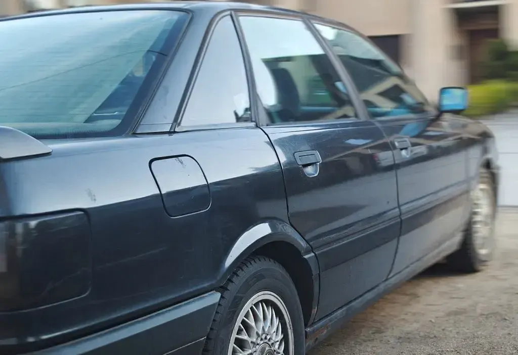 Gebraucht Audi 80 90 PS (66 kW) 1990 Schwarz Limousine